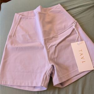 Tavi Active Hot Short Medium Lavender NWT $68 MSRP